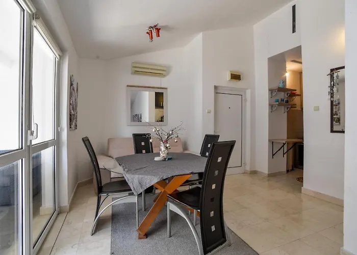 Sea View Flat W Balcony 10 Min To Budva Beach